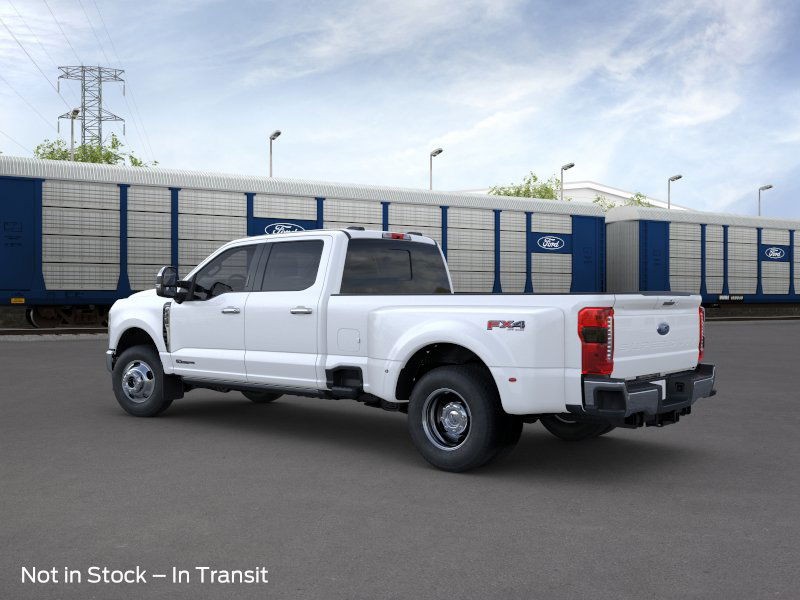 Ford Super Duty F-350 DRW Vehicle Image 05