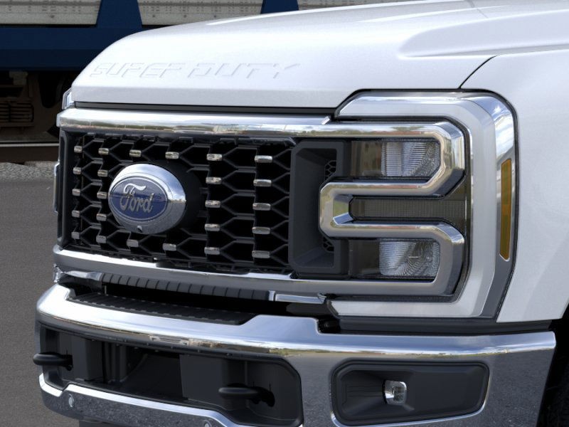 Ford Super Duty F-350 DRW Vehicle Image 19