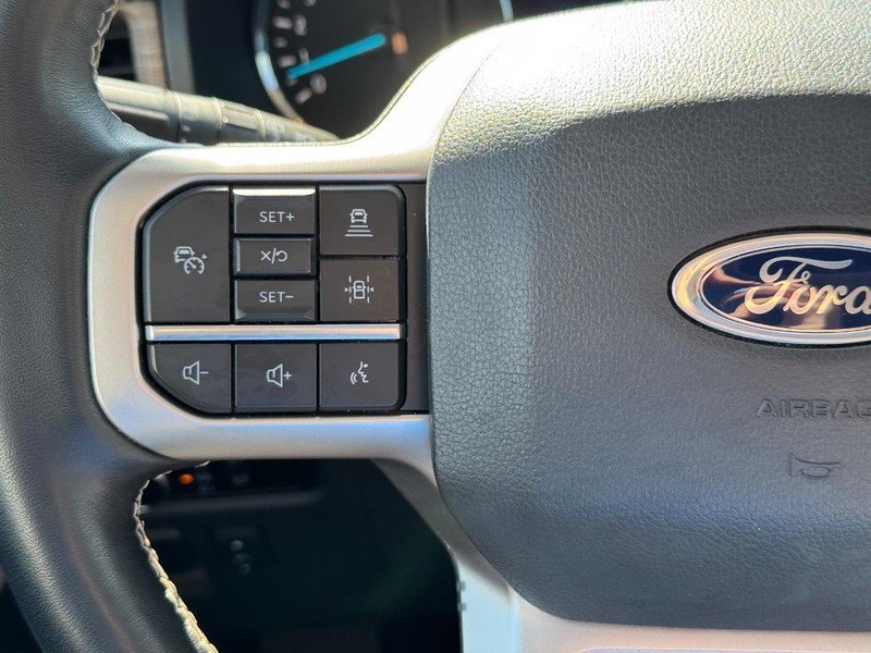 Ford Expedition Vehicle Image 24