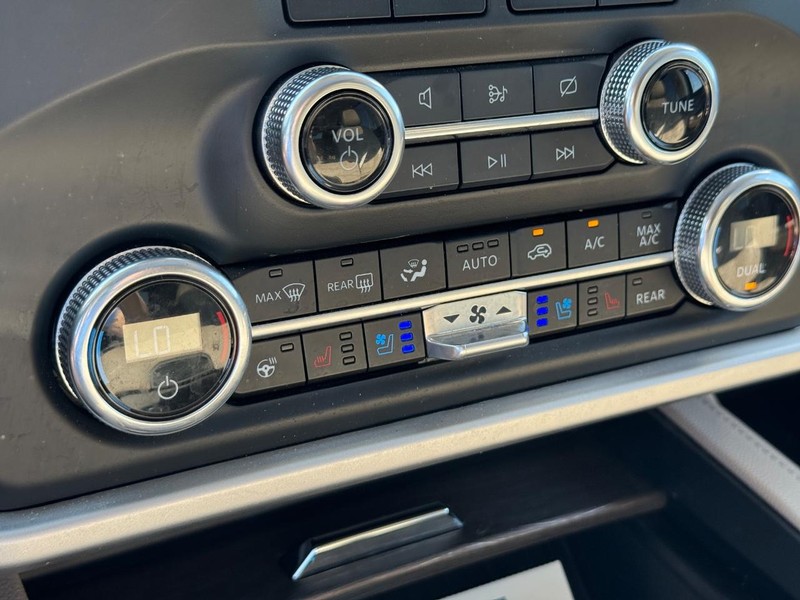 Ford Expedition Vehicle Image 26