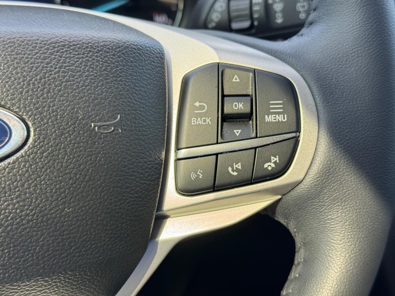 Ford Explorer Vehicle Image 24