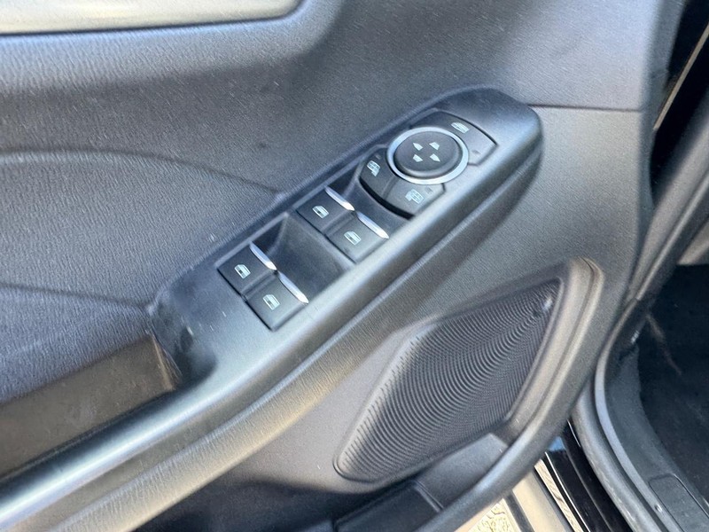 Ford Escape Vehicle Image 18