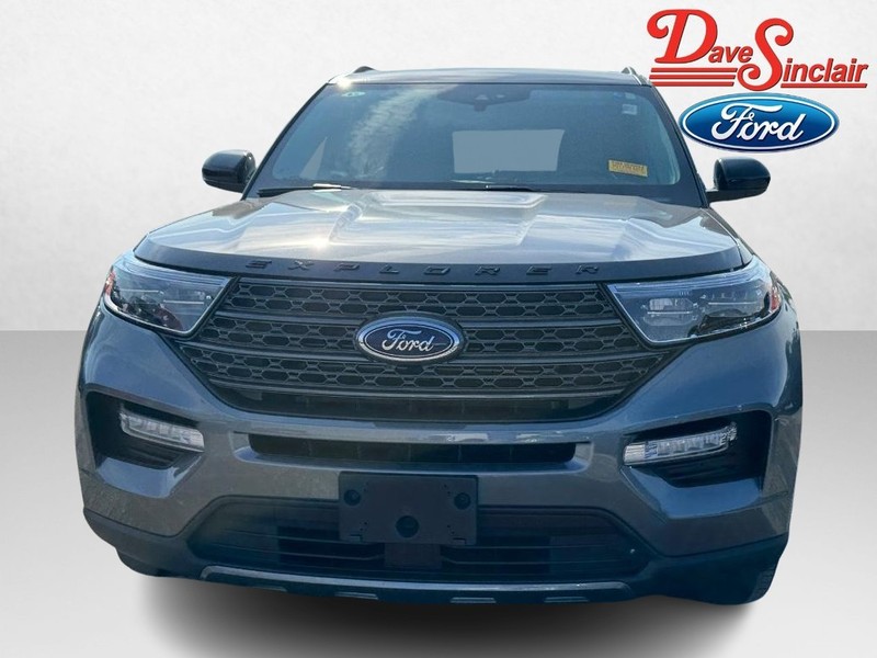 Ford Explorer Vehicle Image 02