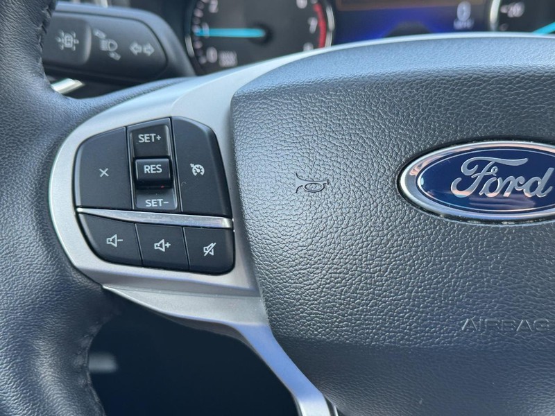 Ford Explorer Vehicle Image 22