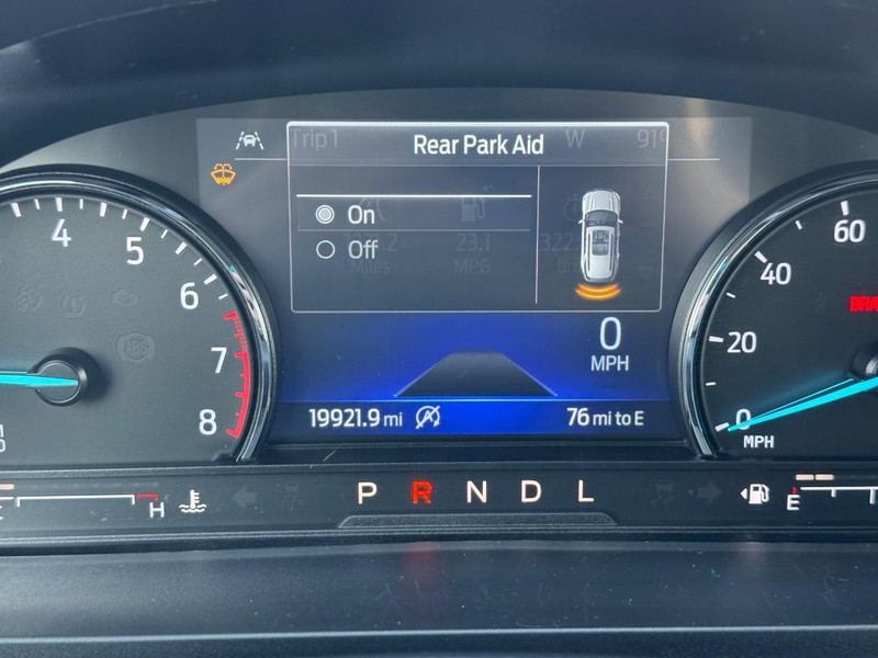 Ford Explorer Vehicle Image 26