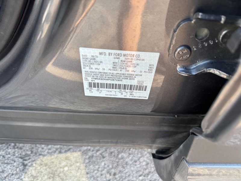 Ford Explorer Vehicle Image 27