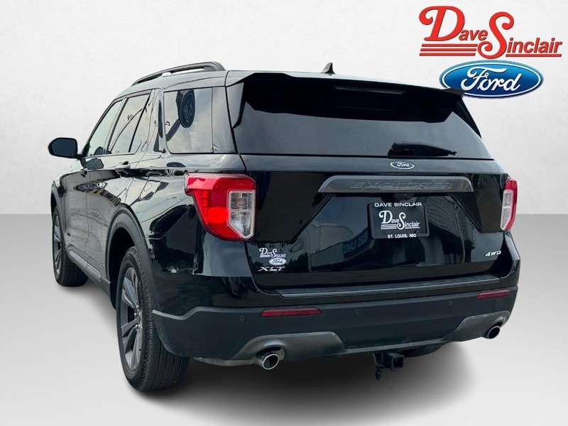Ford Explorer Vehicle Image 09