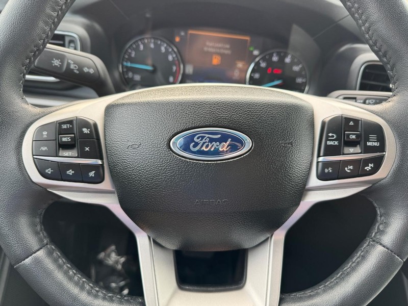 Ford Explorer Vehicle Image 20