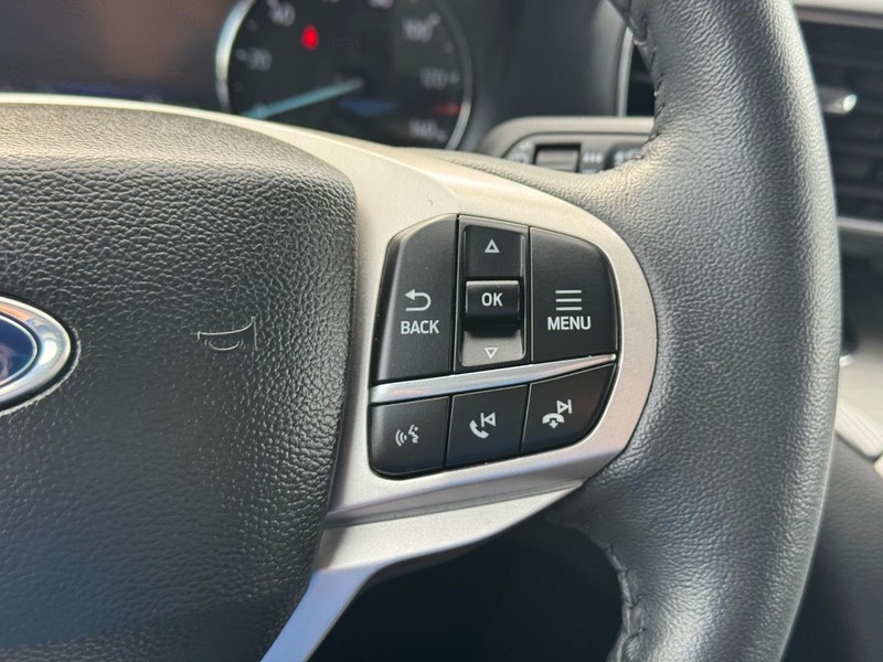 Ford Explorer Vehicle Image 22