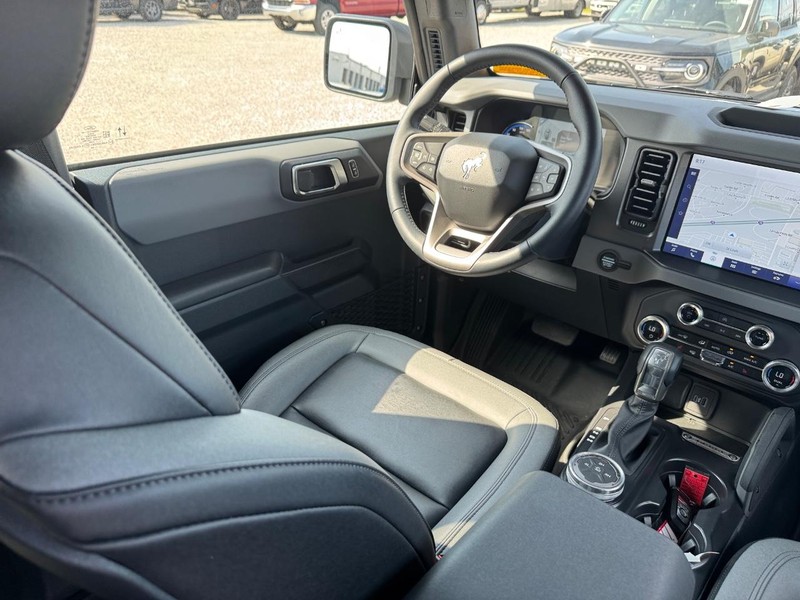 Ford Bronco Vehicle Image 14