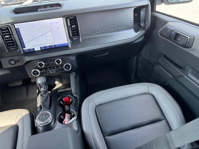 Ford Bronco Vehicle Image 16