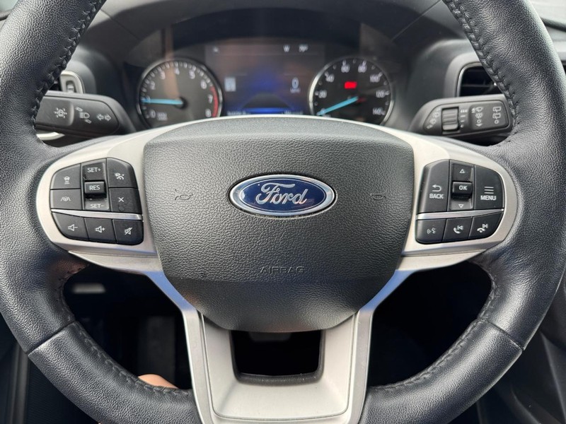 Ford Explorer Vehicle Image 20