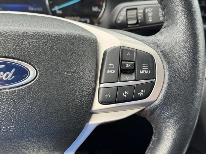 Ford Explorer Vehicle Image 22