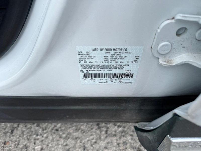 Ford Explorer Vehicle Image 27