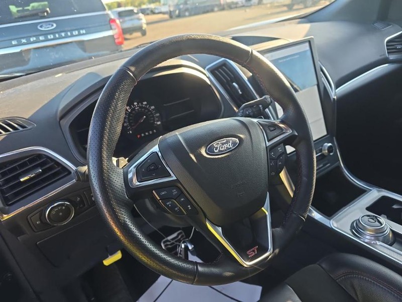 Ford Edge Vehicle Image 05