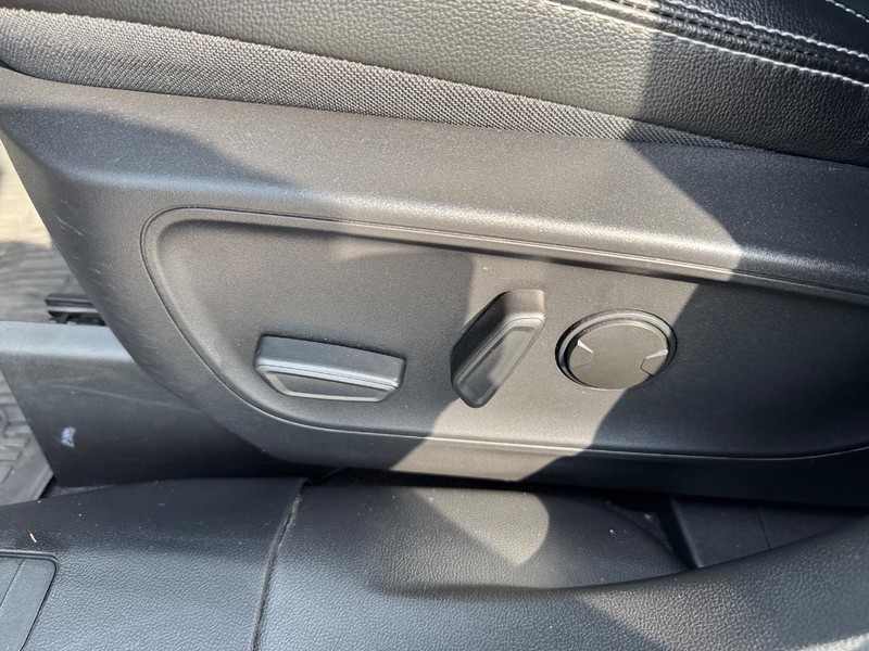 Ford Escape Vehicle Image 17