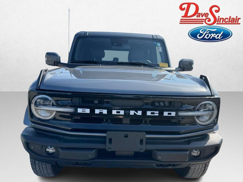 Ford Bronco Vehicle Image 02