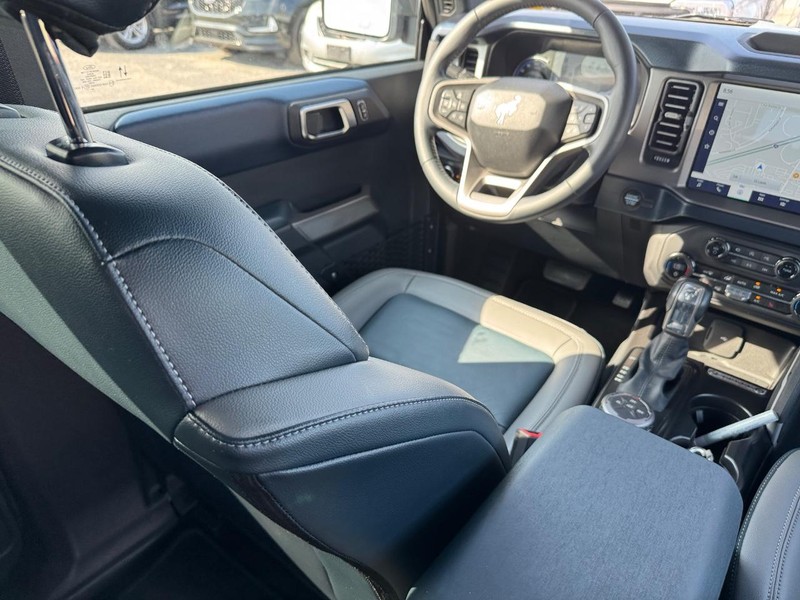 Ford Bronco Vehicle Image 14