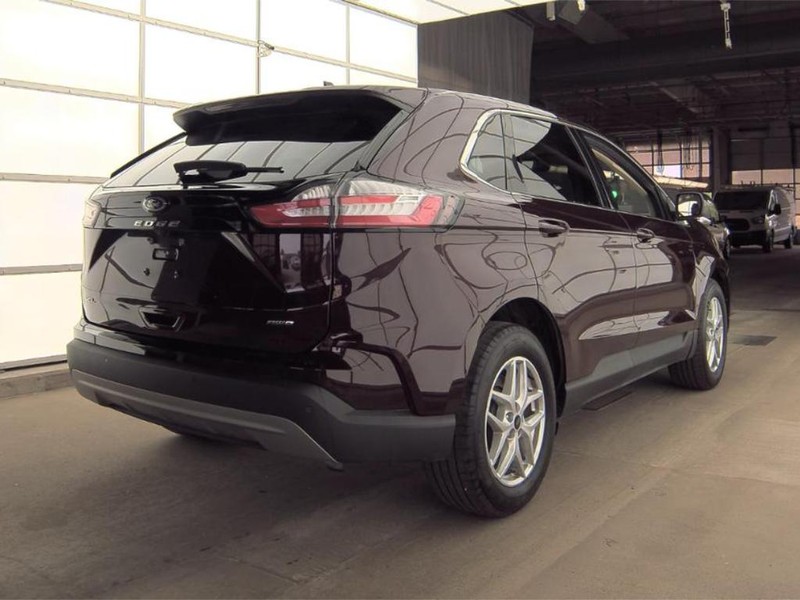 Ford Edge Vehicle Image 02