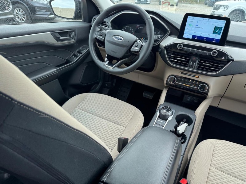 Ford Escape Vehicle Image 14