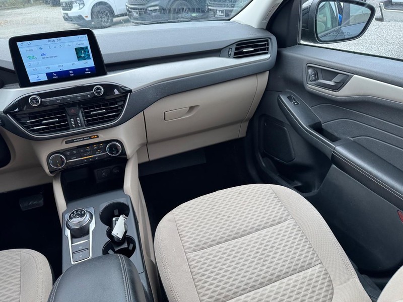 Ford Escape Vehicle Image 16