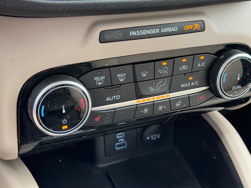 Ford Escape Vehicle Image 21