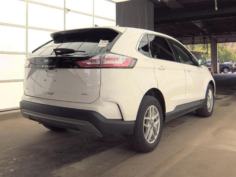 Ford Edge Vehicle Image 02