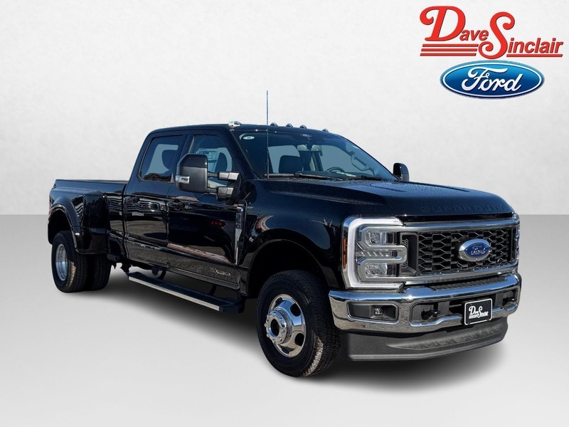 Ford Super Duty F-350 DRW Vehicle Image 04