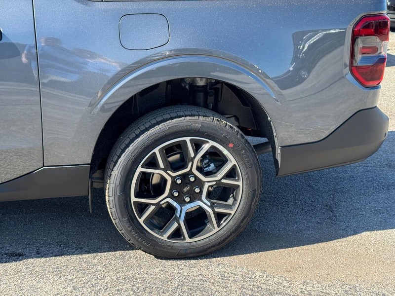 Ford Maverick Vehicle Image 11