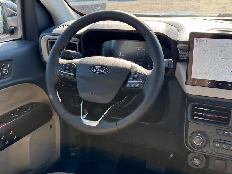 Ford Maverick Vehicle Image 16