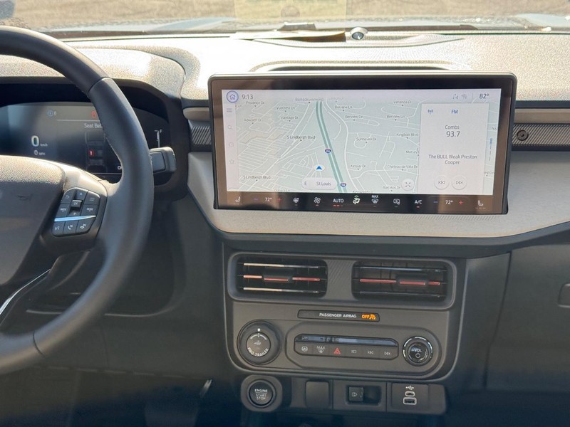 Ford Maverick Vehicle Image 17