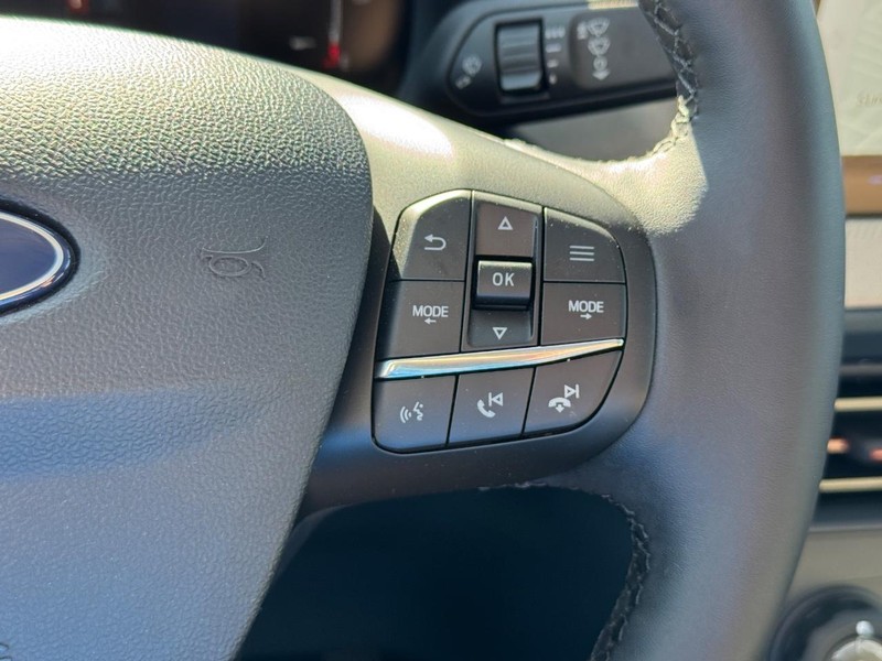 Ford Maverick Vehicle Image 23