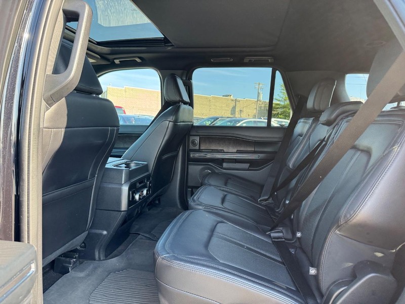 Ford Expedition Vehicle Image 12