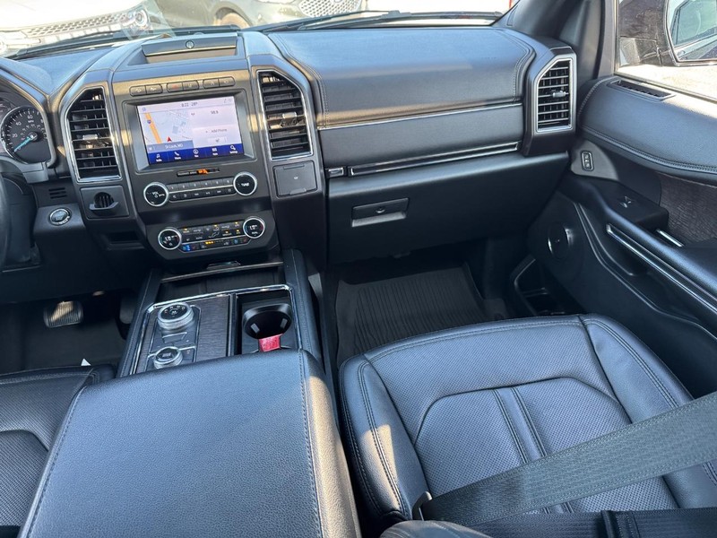 Ford Expedition Vehicle Image 19