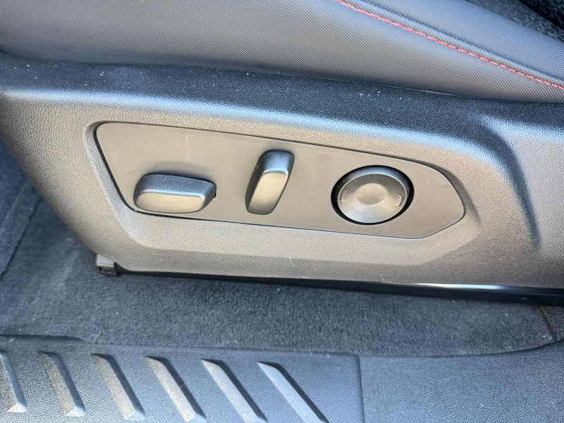 Chevrolet Colorado Vehicle Image 17