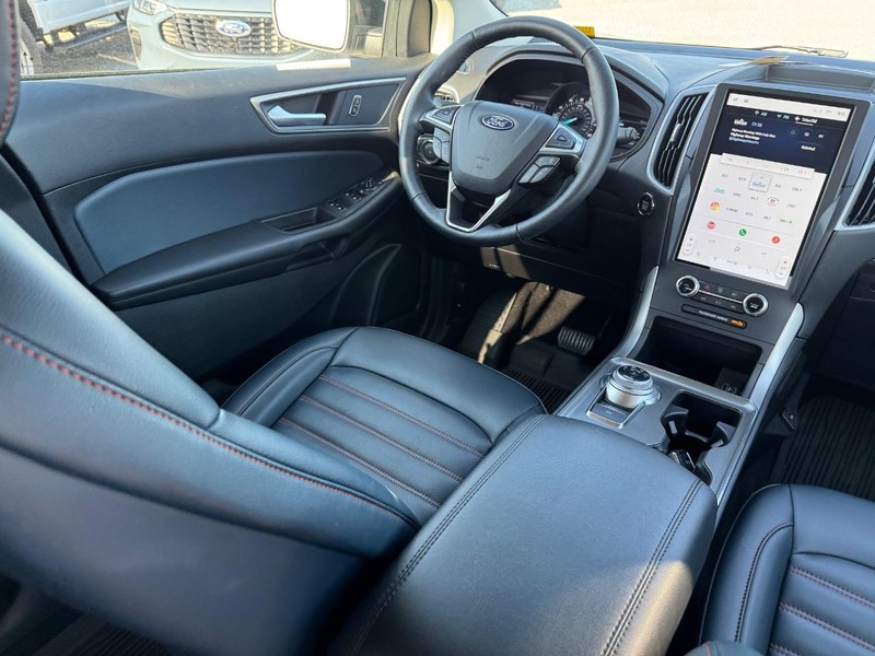 Ford Edge Vehicle Image 14