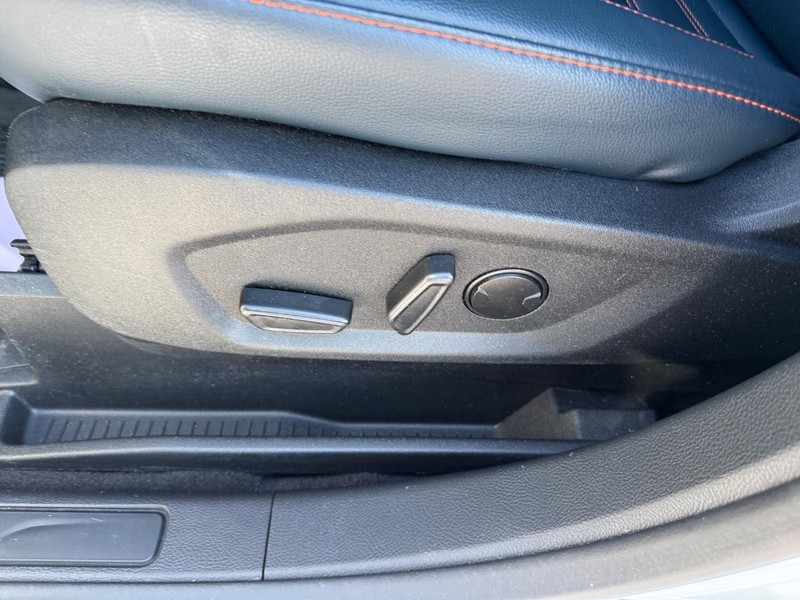 Ford Edge Vehicle Image 17