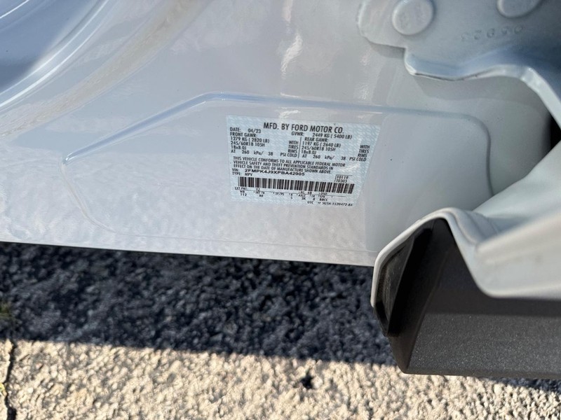 Ford Edge Vehicle Image 25