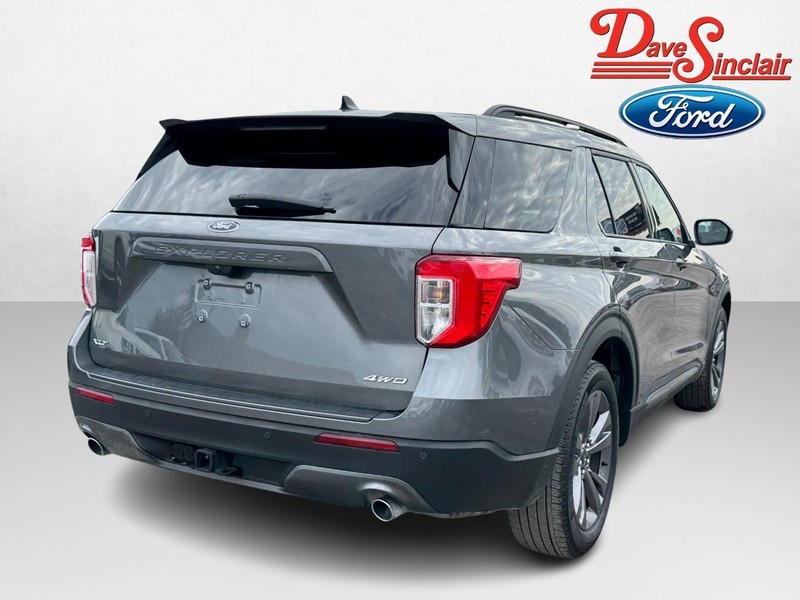 Ford Explorer Vehicle Image 07