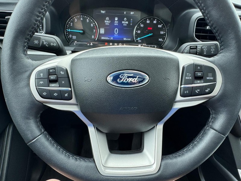Ford Explorer Vehicle Image 21