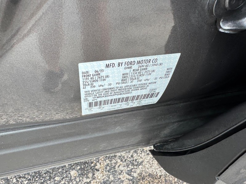 Ford Explorer Vehicle Image 28