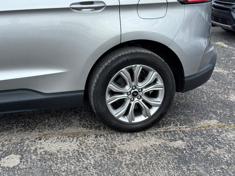 Ford Edge Vehicle Image 11