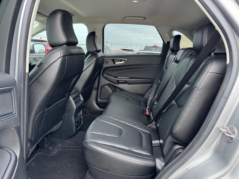 Ford Edge Vehicle Image 12