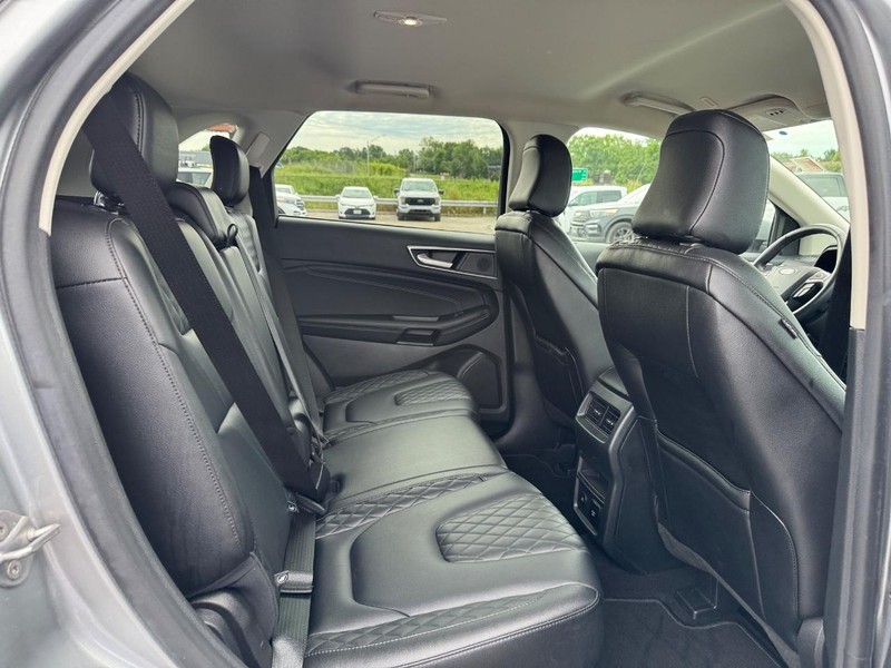 Ford Edge Vehicle Image 13