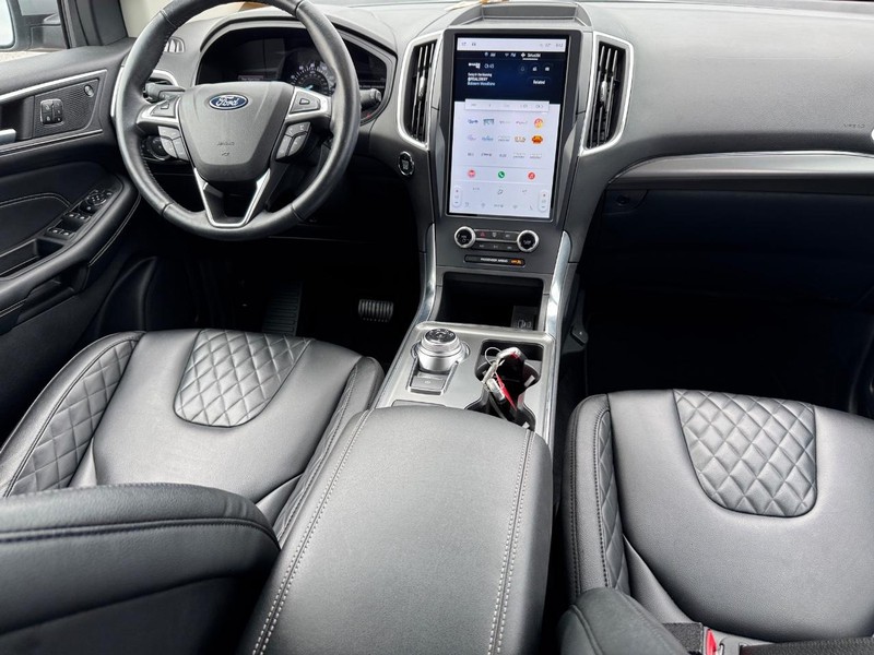 Ford Edge Vehicle Image 15
