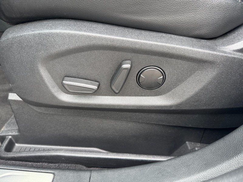 Ford Edge Vehicle Image 17