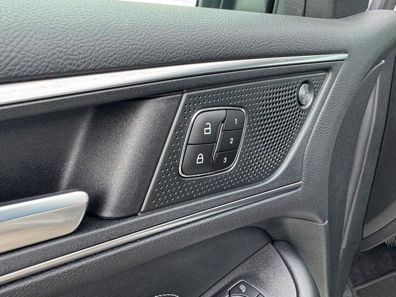 Ford Edge Vehicle Image 19
