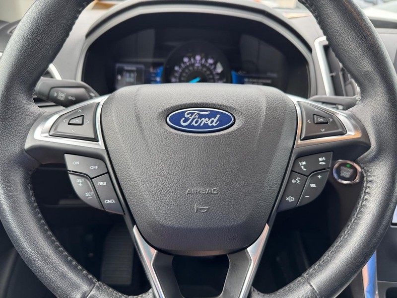 Ford Edge Vehicle Image 20