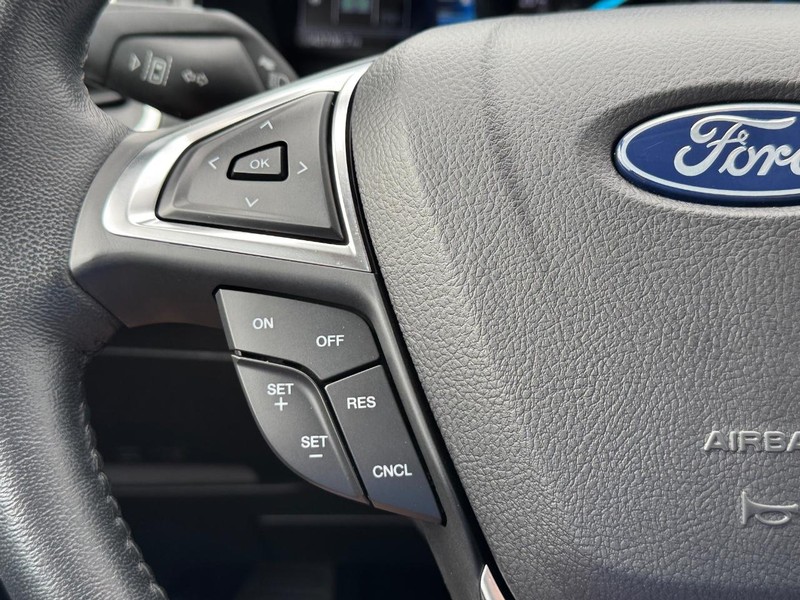 Ford Edge Vehicle Image 21