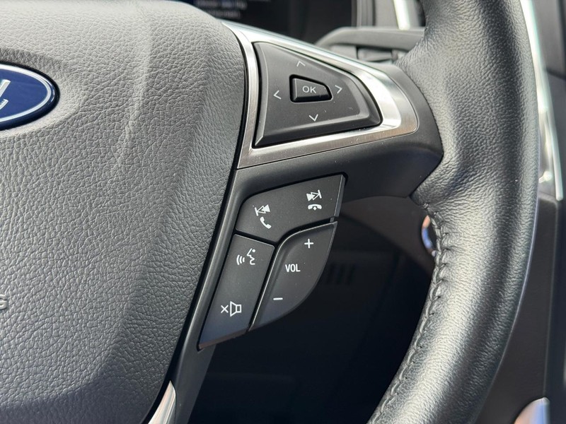 Ford Edge Vehicle Image 22